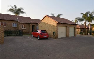 2 Bedroom Townhouse in Moreleta Park