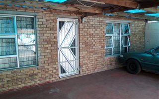 5 Bedroom House in Bonteheuwel