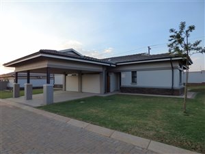 2 Bed House in Zesfontein AH