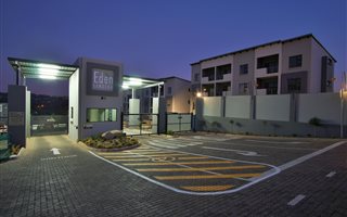 3 Bedroom Apartment in Bryanston