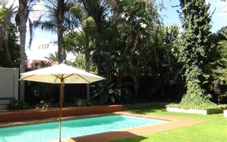 1 Bedroom Garden Cottage in Greenside