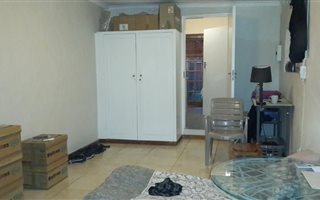 Studio apartment in Kensington B