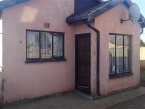 2 Bed House in Vosloorus