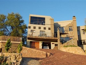 6 Bedroom House in Vaaloewer