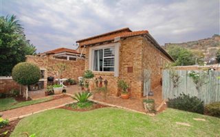 4 Bedroom Townhouse in Allens Nek