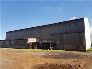 2100 m² Industrial space in Vulcania