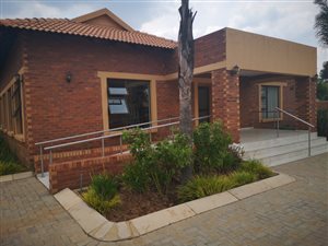 3 Bed Cluster in Helderwyk Estate