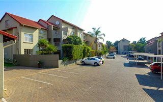 3 Bedroom Apartment in Paulshof