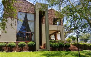 6455 m² Farm in North Riding AH