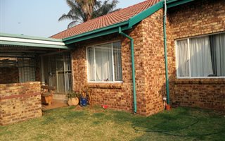 3 Bedroom Townhouse in Clubview