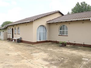 3.1 ha Farm in Nortons Home Estate