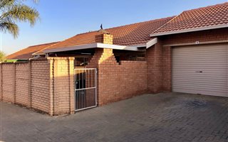 2 Bedroom Townhouse in Willow Park Manor