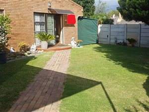 6 Bed House in Fauna Park