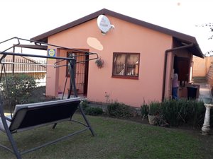 2 Bed House in Orient Heights