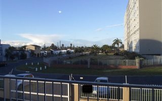1 Bedroom Apartment in Bloubergstrand