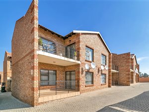 2 Bed Apartment in Naturena
