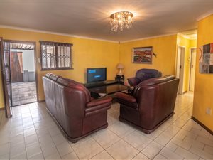3 Bed Simplex in Carrington Heights