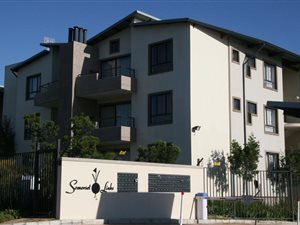 3 Bed Apartment in Somerset West Central