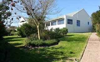 7 Bedroom House in Langebaan
