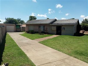 3 Bed House in Meyerton Park