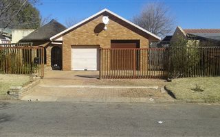 3 Bedroom House in Pienaarsdorp