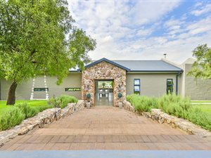 5 Bed House in Lanseria and surrounds