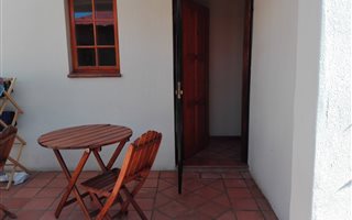 1 Bedroom Garden Cottage in Westdene