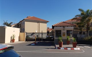 1 Bedroom Apartment in Halfway House