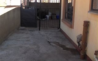 2 Bedroom House in Kwa Thema