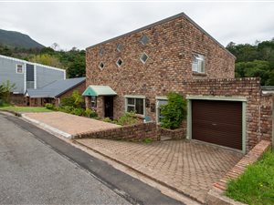 3 Bed House in Denneoord