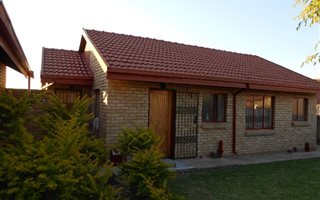 3 Bedroom House in African Jewel