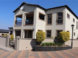 4 Bed Townhouse in Signal Hill