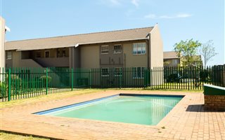 2 Bedroom Townhouse in Ravenswood