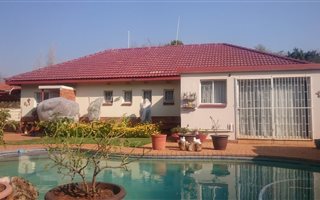 3 Bedroom House in Adamayview