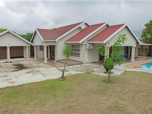 4 Bed House in Veld En Vlei
