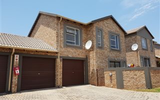 3 Bedroom Townhouse in Wilgeheuwel