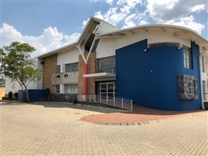 1913 m² Office Space in Linbro Park