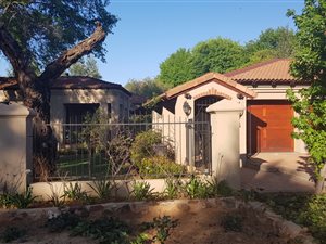 3 Bedroom House in Country Lane Estate
