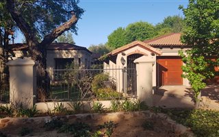 3 Bedroom House in Country Lane Estate