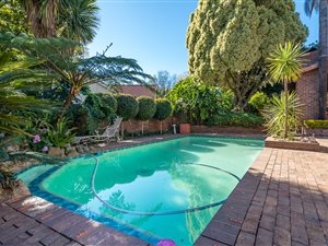 4 Bed House in Moret
