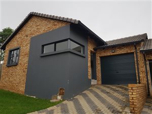 3 Bed Townhouse in Witpoortjie