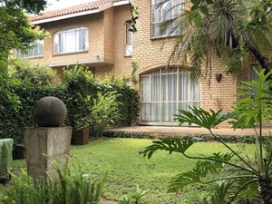 3 Bedroom Duplex in Waterkloof Glen
