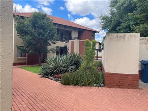 2 Bed Townhouse in Pretorius Park