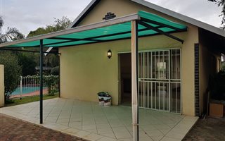 2 Bedroom Flat in Brackendowns