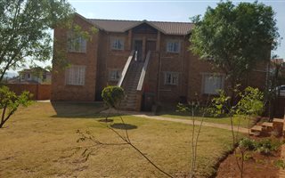 2 Bedroom Townhouse in Strubens Valley