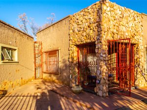 7 Bed House in Lenasia