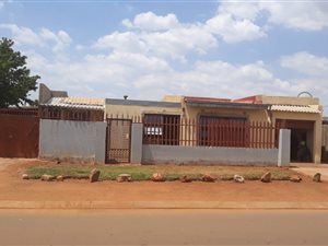 3 Bed House in Roodekop