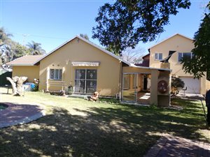 3 Bed House in Weltevreden Park