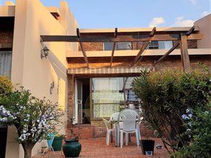 3 Bed Duplex in Montgomery Park