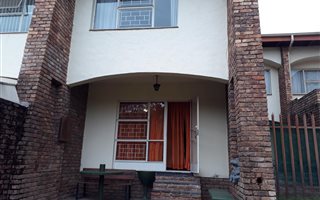 3 Bedroom Apartment in Sonheuwel